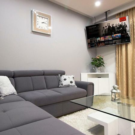 Apartment Deluxe Nana Makarska Esterno foto