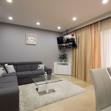 Apartment Deluxe Nana Makarska Esterno foto