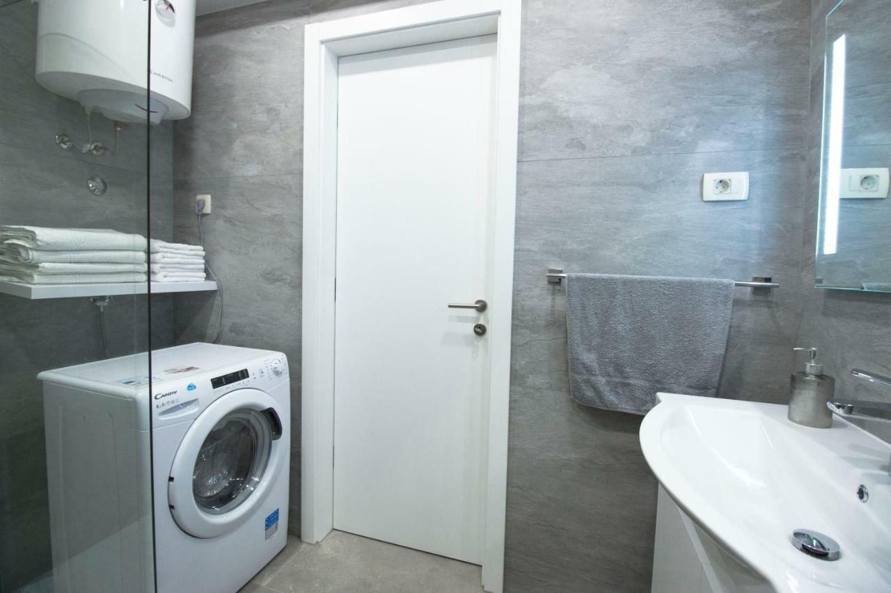 Apartment Deluxe Nana Makarska Esterno foto