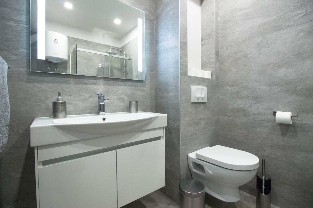 Apartment Deluxe Nana Makarska Esterno foto