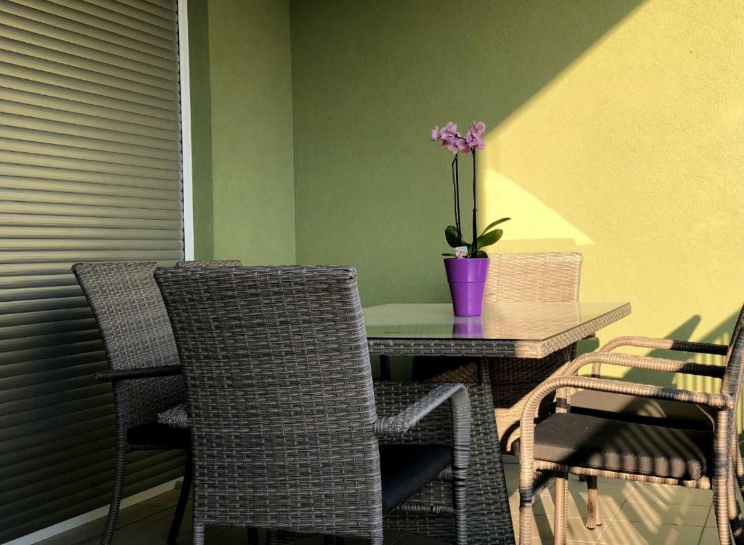 Apartment Deluxe Nana Makarska Esterno foto